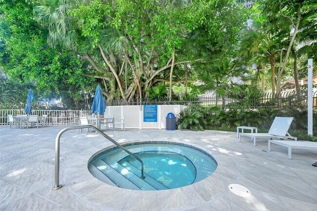 Building Photo - 1627 Brickell Ave