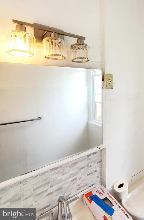 Building Photo - 819 N 64th St