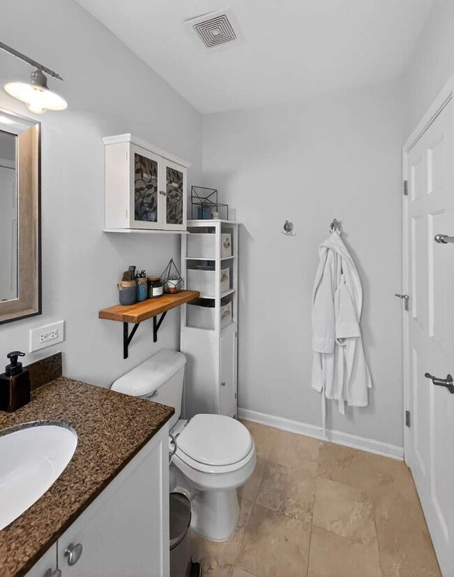 Building Photo - 7316 N Honore St