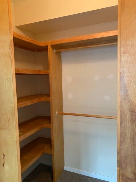 Building Photo - 10075 Gate Pky N