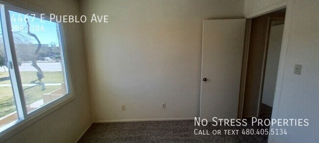 Building Photo - Town Home off 40th St and Broadway!