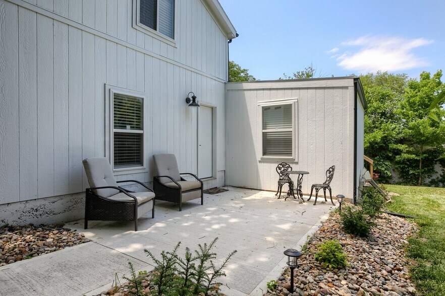 Building Photo - 7105 N Walnut St