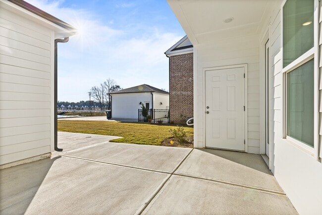 Building Photo - 213 Black Swann Rd