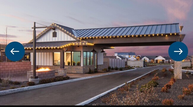 Building Photo - Luxury 55+ Executive Home- Fully Furnished