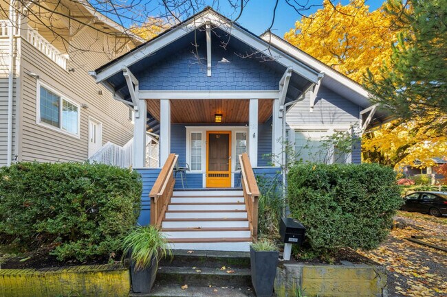 Building Photo - 720 NE 47th St