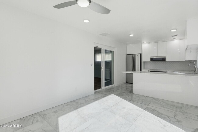 Building Photo - 7921 E Willetta St