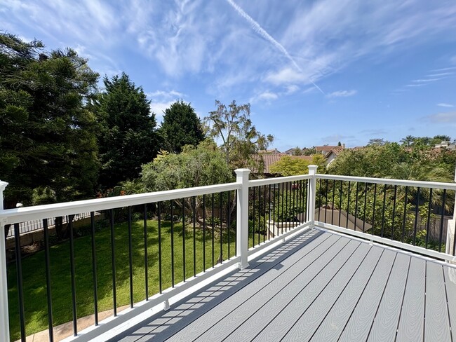Building Photo - 6071 Paseo Pradera