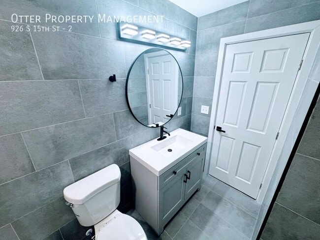 Building Photo - 926 S 15th St