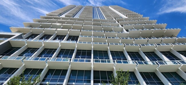 Building Photo - 150 E Robinson St