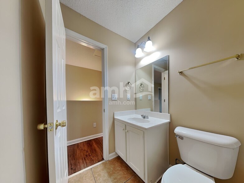 Building Photo - 10098 Chariden Dr