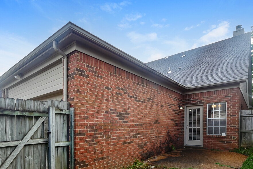 Building Photo - 600 W Ashley Glen Cir
