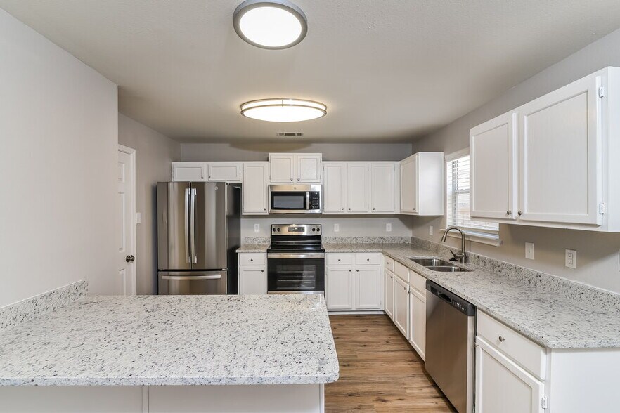 Building Photo - 12019 Shotgun Way