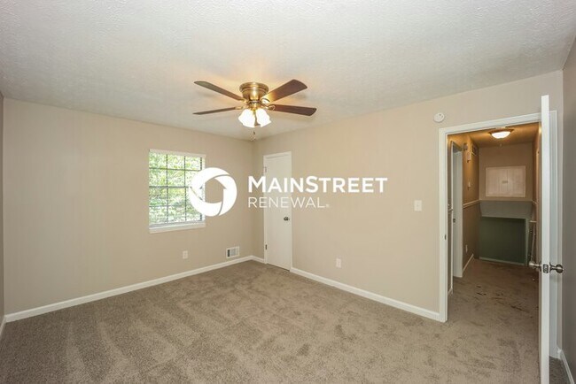 Building Photo - 4 Bedroom Pet-Friendly Home in MORROW, GA with Main Street Renewal