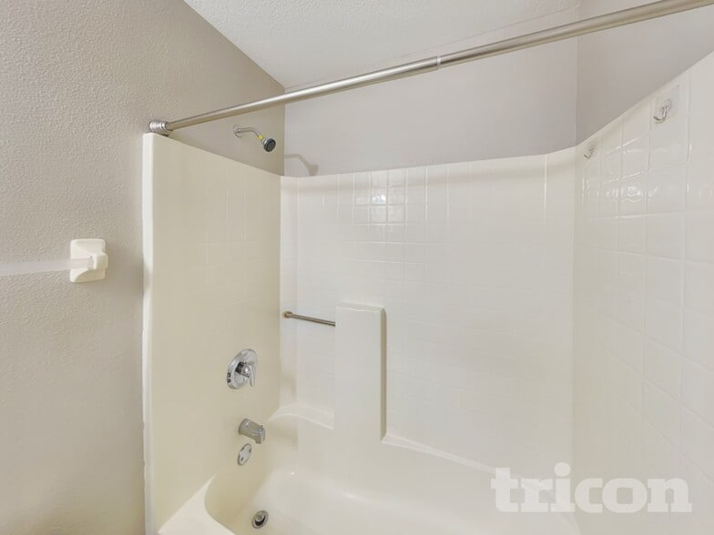 Building Photo - 938 Millenbeck Ave