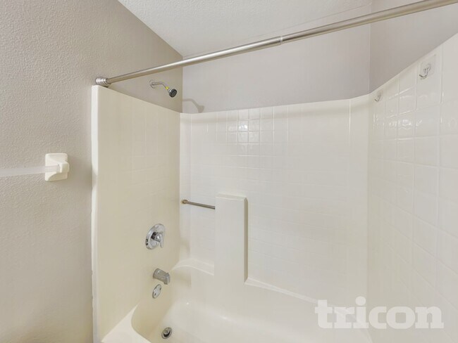 Building Photo - 938 Millenbeck Ave