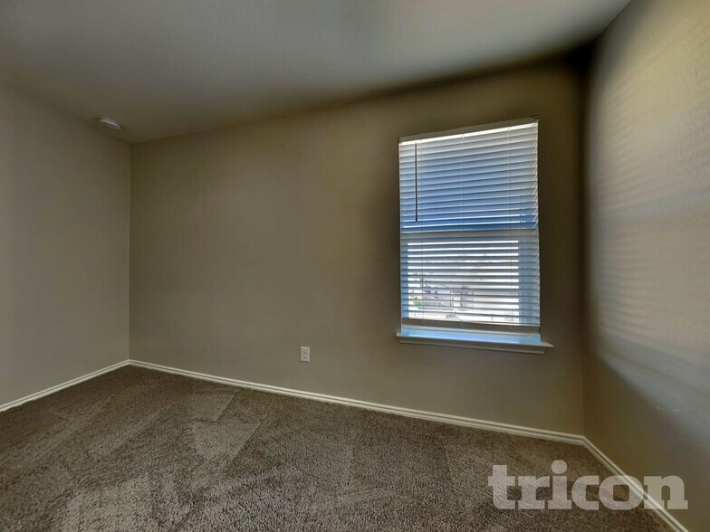 Building Photo - 13725 Vigilance St