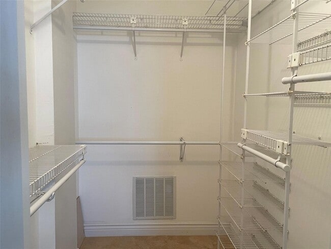 Building Photo - 1160 Hillsboro Mile Unit 904