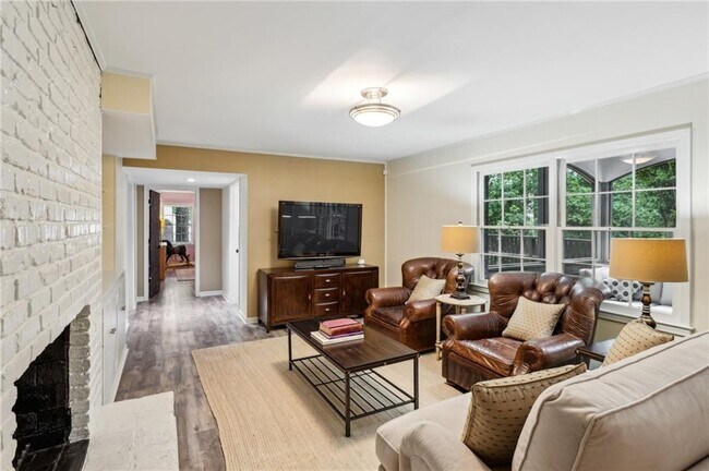 Building Photo - 1130 Angelo Ct NE