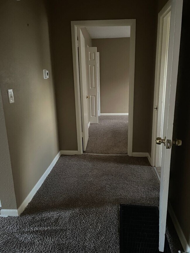 Building Photo - MOVE IN SPECIAL!! LIMITED TIME ONLY!! FIRST MONTH FREE!