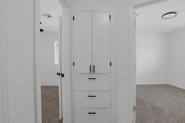 Building Photo - 321 SE 67th St