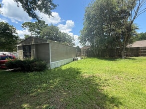 Building Photo - 3840 US-17