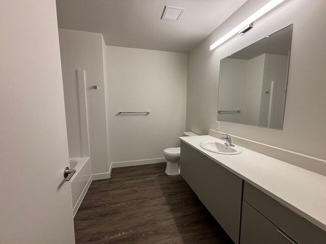 Building Photo - Modern, Light-Filled 2 Bed at One25 – Unit...