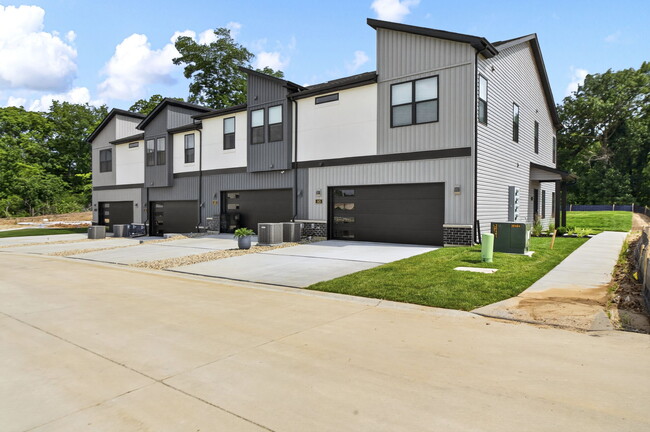 Building Photo - 145 Sesame Lp