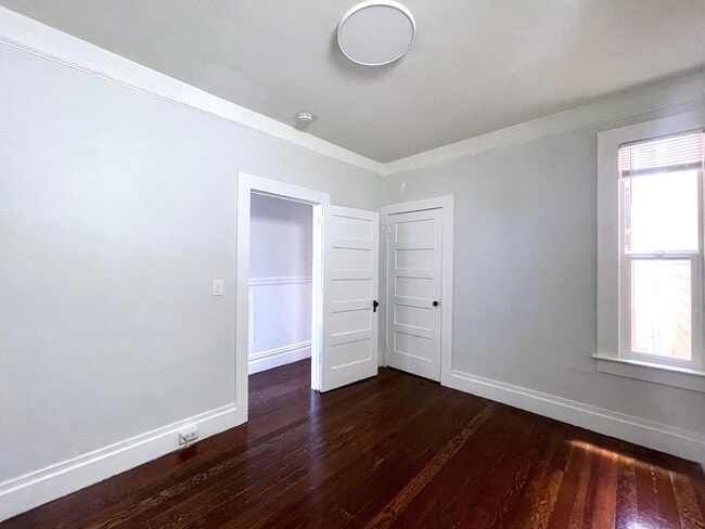 Building Photo - 34 Abbey St