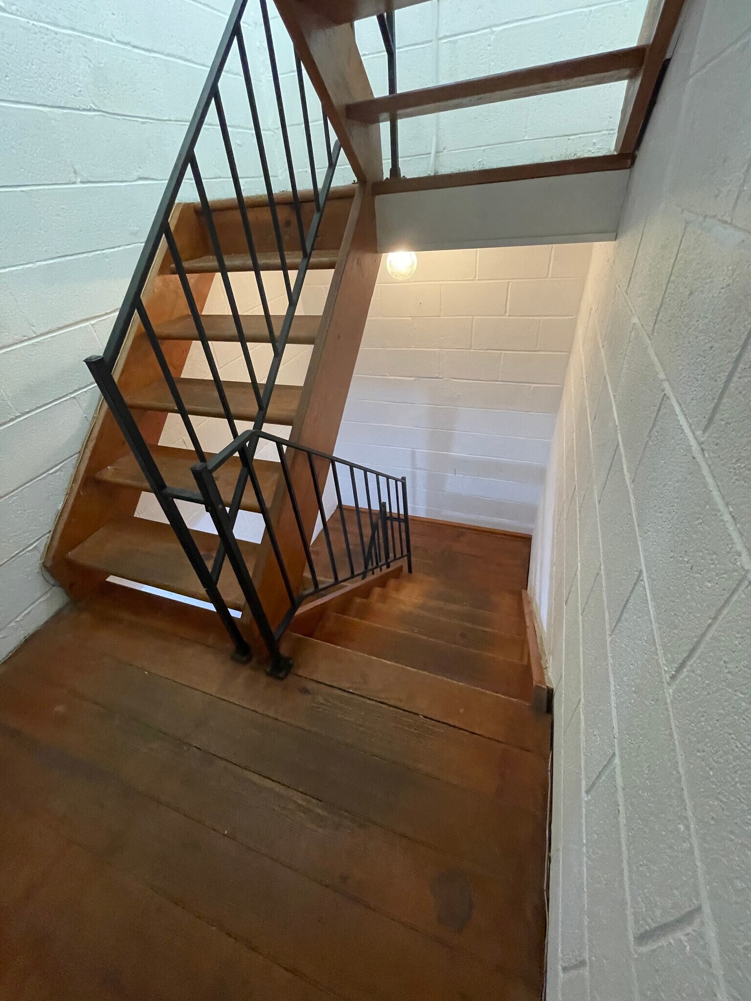 Private Staircase - 9345 Reader Ln