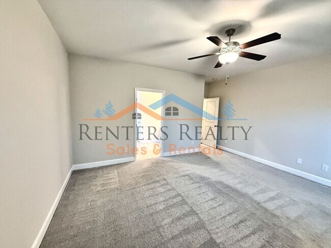 Building Photo - ? Beautiful Executive Home with 3-Car Garage + Incredible Outdoor Living ?