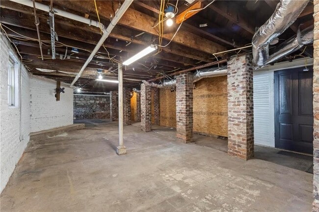 Building Photo - 220 Mayson Ave NE