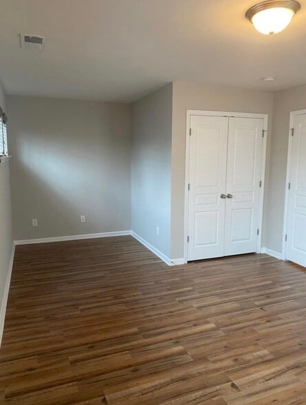 Upstairs bedroom/Bonus - 9665 Turning Wheel Dr