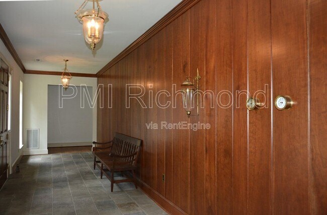 Building Photo - 9850 Old Sweet Hall Ferry Rd
