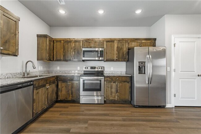 Building Photo - 241 Williams ct