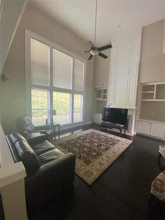 Building Photo - 1310 Montcliff Dr