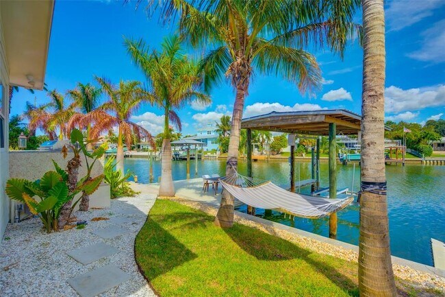 Building Photo - 807 Snug Island