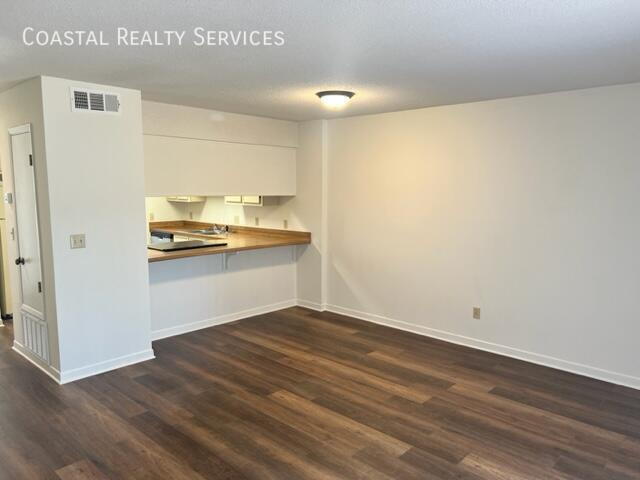 Building Photo - 25 Cape Dr NW