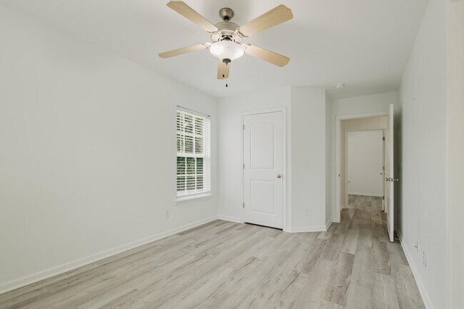 Building Photo - 1698 Low Country Pl