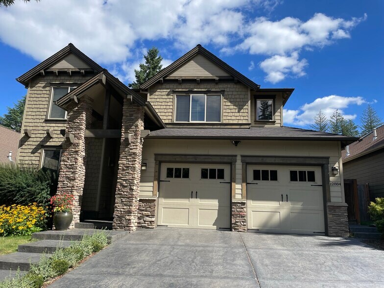 Building Photo - 12884 SW Sevilla Ave