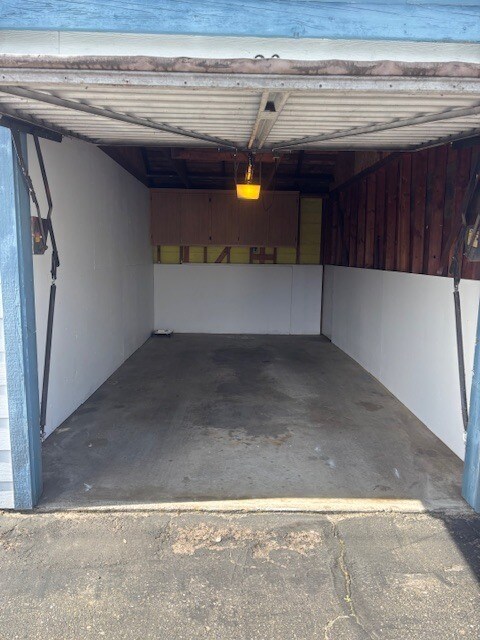 One Car Garage - 445 Almond Dr