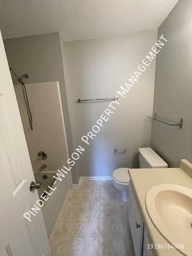 Building Photo - 6527 English Oaks Dr