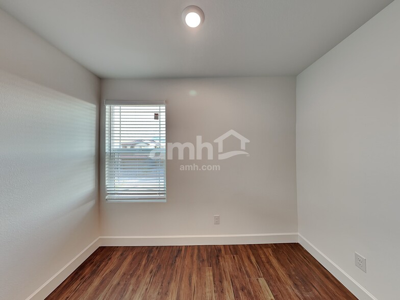 Building Photo - 296 Yasmin Daylily Pl