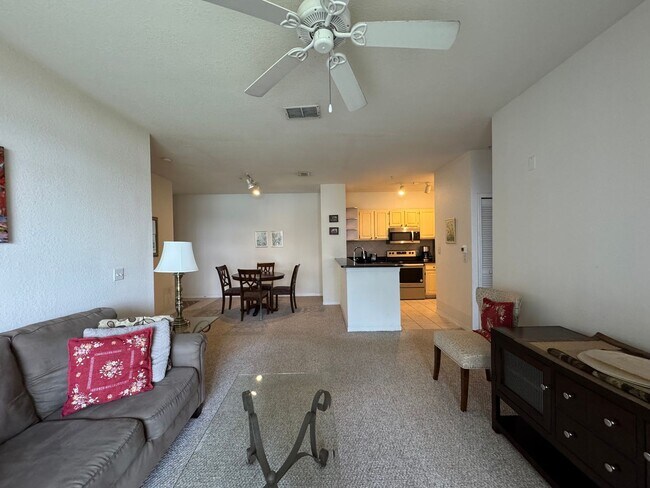 Building Photo - Fully Furnished 2-Bed, 2-Bath Condo with W...