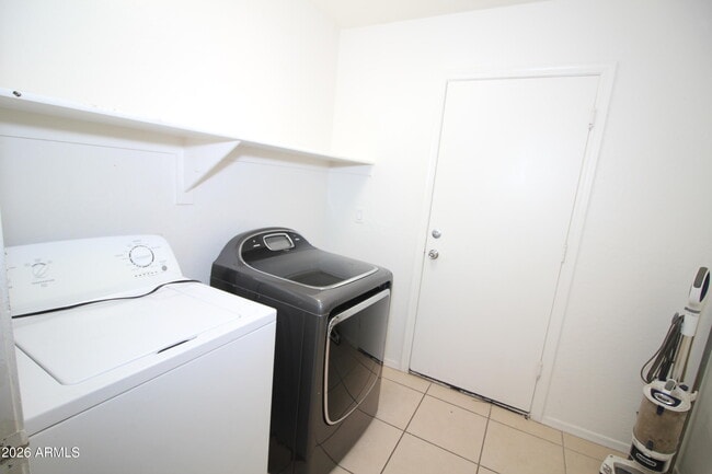 Building Photo - 2127 W Burgess Ln