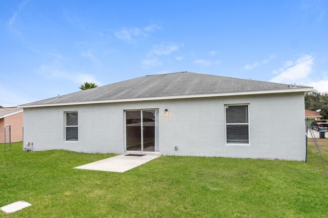 Building Photo - 1306 Alcazar St SE