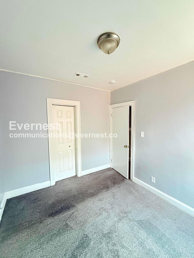 Building Photo - 4066 Tyler St