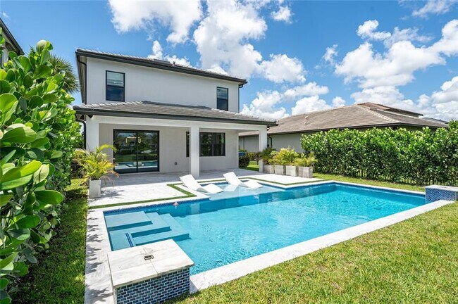 Building Photo - 4470 Gramercy Dr