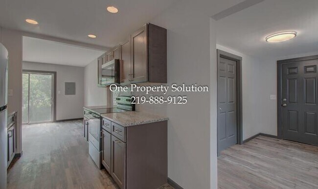 Building Photo - 3133 W 21st Pl