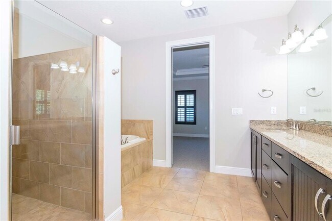 Building Photo - 4417 W Kensington Ave