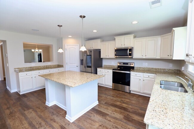Building Photo - 3680 Moseley Dr